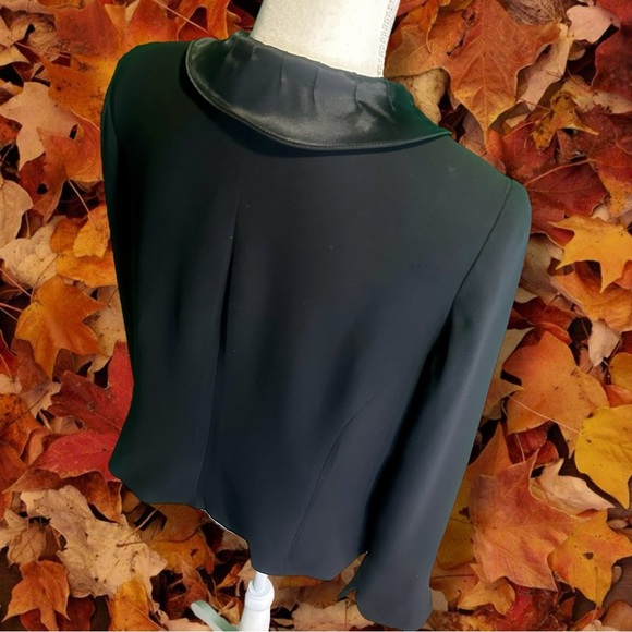 Armani Collezioni Black 100% Silk Button-Up Blazer with Rose Accent Collar Sz 14 - Picture 9 of 15